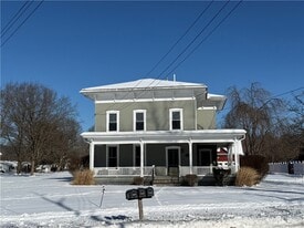 35 Main St in Big Flats, NY - Building Photo