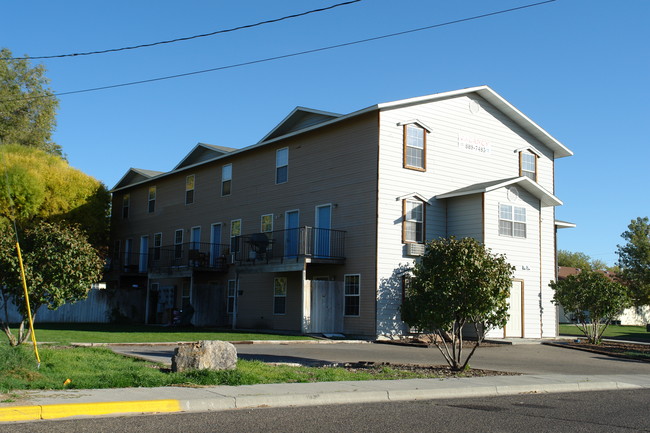 Sunset Apartments Ontario in Ontario, OR - Foto de edificio - Building Photo