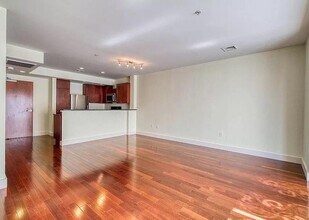 533 Cambridge St, Unit 304 in Boston, MA - Building Photo - Building Photo