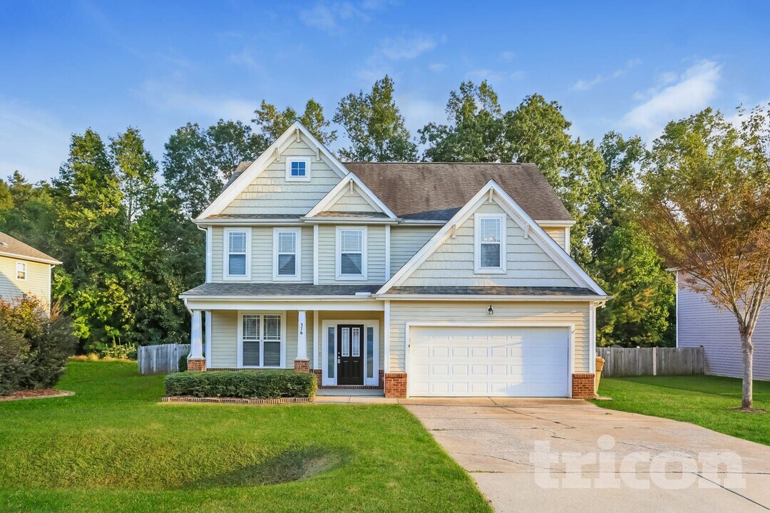 376 Collinsworth Dr in Clayton, NC - Building Photo