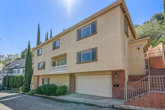 3962 Oakfield Dr in Sherman Oaks, CA - Building Photo - Building Photo