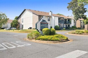 2299 Scenic Hwy, Unit P-6 in Pensacola, FL - Building Photo