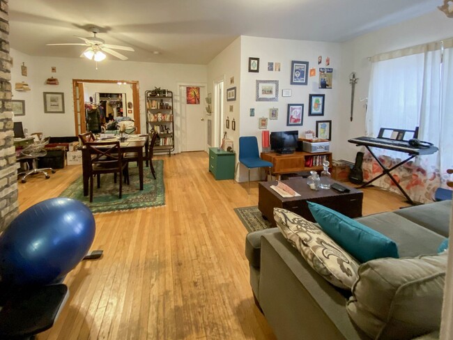 4811 N Wolcott Ave, Unit 4817-1A in Chicago, IL - Building Photo - Building Photo