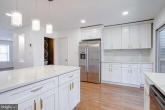 5809 Waterdale Ct in Centreville, VA - Building Photo - Building Photo