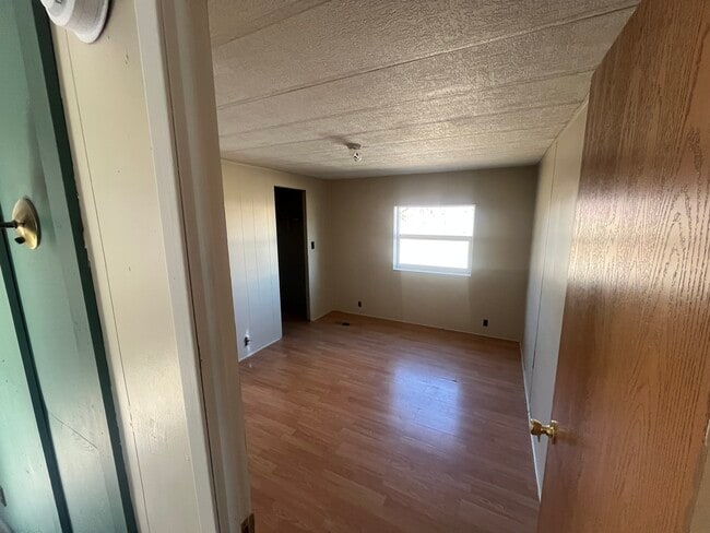 2417 2nd St S in Ballantine, MT - Foto de edificio - Building Photo