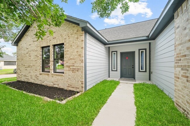 property at 16346 Summer Dawn Ln