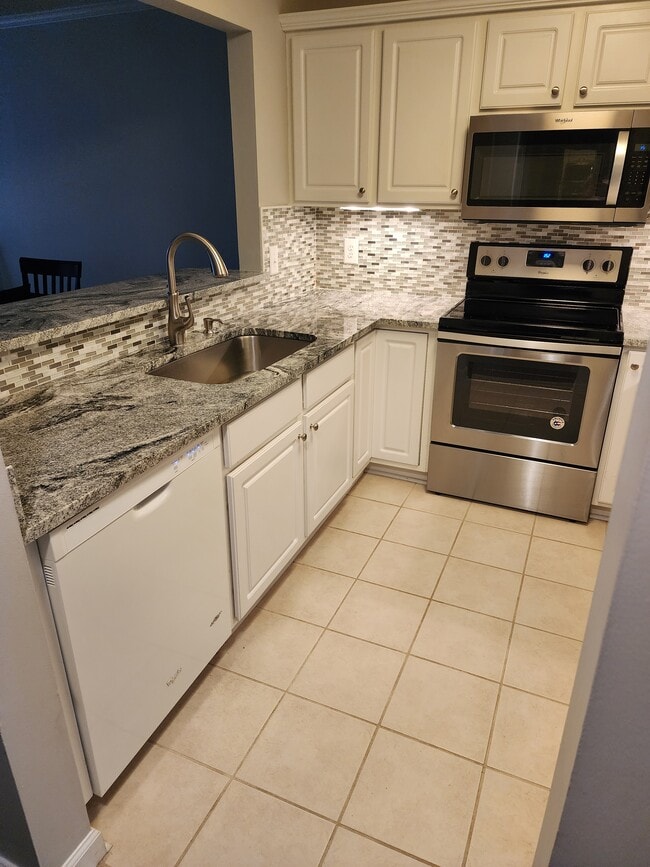property at 1221 Westview Ln
