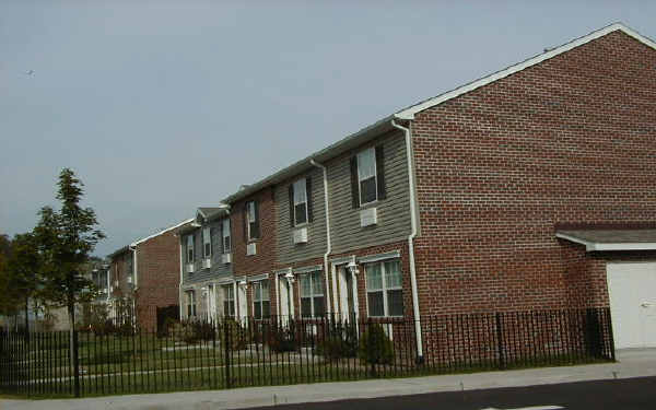 Riverside Villa in Newark, NJ - Building Photo - Building Photo