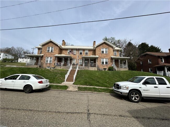 125 George St in Mingo Junction, OH - Building Photo - Building Photo