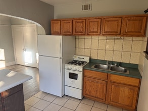 417 N 39th St, Unit Apt 6 in Milwaukee, WI - Building Photo - Building Photo