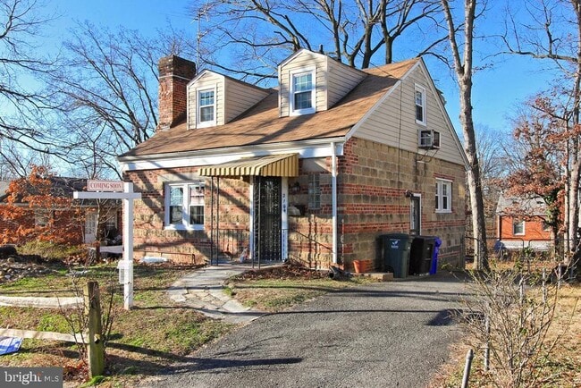 property at 2104 S Nelson St