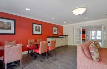 Furnished Studio - Greensboro in Greensboro, NC - Foto de edificio - Building Photo