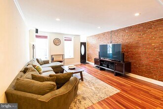 2107 Carpenter St in Philadelphia, PA - Building Photo - Building Photo