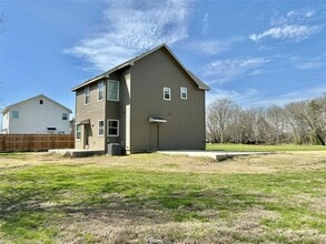 3805 US-290 in Paige, TX - Building Photo - Building Photo