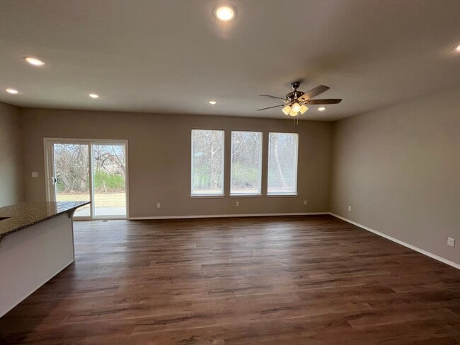 2988 N Nixon Ave in Springfield, MO - Building Photo - Building Photo