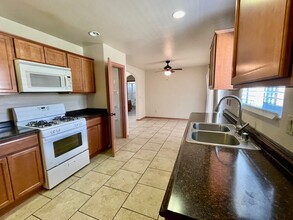 74767 Sunrise Dr in Twentynine Palms, CA - Building Photo - Building Photo