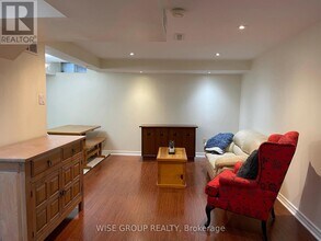 71 Greenbelt Crescent in Richmond Hill, ON - Building Photo - Building Photo