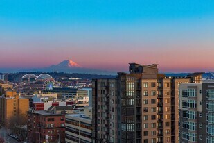 2911 2nd Ave in Seattle, WA - Building Photo