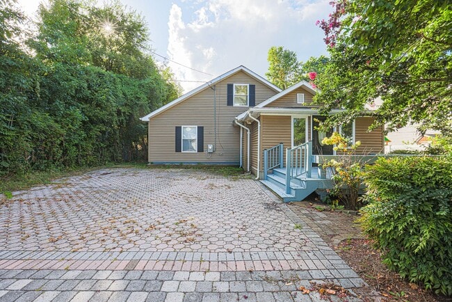 property at 407 Venton Rd