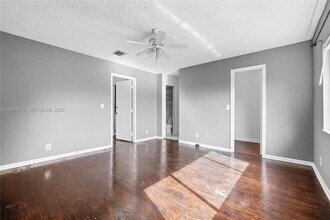 1103 Sussex Dr in North Lauderdale, FL - Building Photo - Building Photo