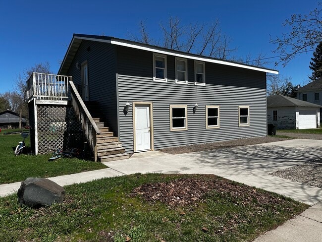 208 4th St, Unit Apt D, Unit Apt D