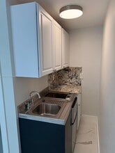 1050 NW 25th Way in Fort Lauderdale, FL - Building Photo - Building Photo