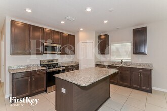 4526 Birdsong Dr in Rubonia, FL - Building Photo - Building Photo