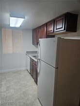 5060 Indian River Dr in Las Vegas, NV - Building Photo - Building Photo