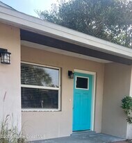 121 3rd Ave in Indialantic, FL - Building Photo