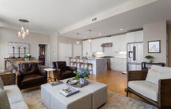 1401 Delgany St, Unit 403 in Denver, CO - Building Photo - Building Photo