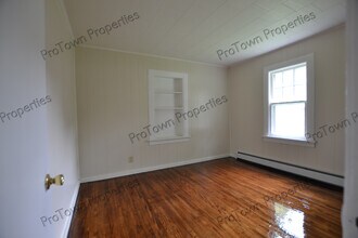 211 Doris Ave in Joliet, IL - Foto de edificio - Building Photo