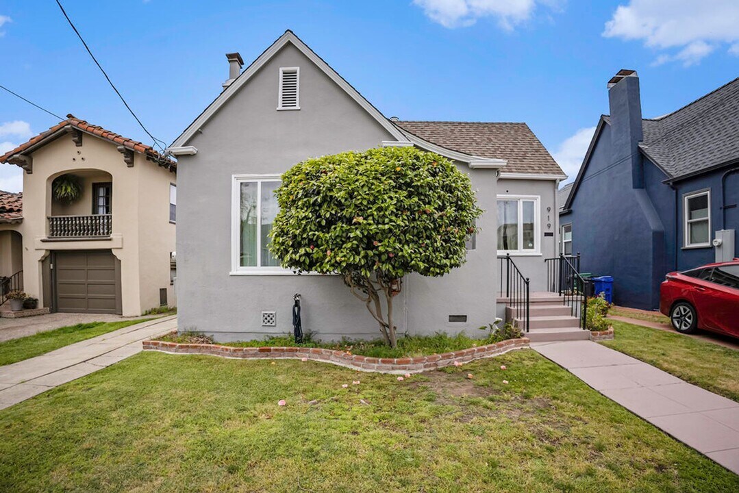 919 Del Mar Ave in Alameda, CA - Foto de edificio