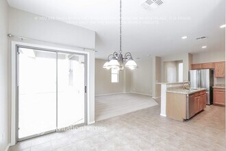 3787 E Chickadee Rd in Gilbert, AZ - Foto de edificio - Building Photo