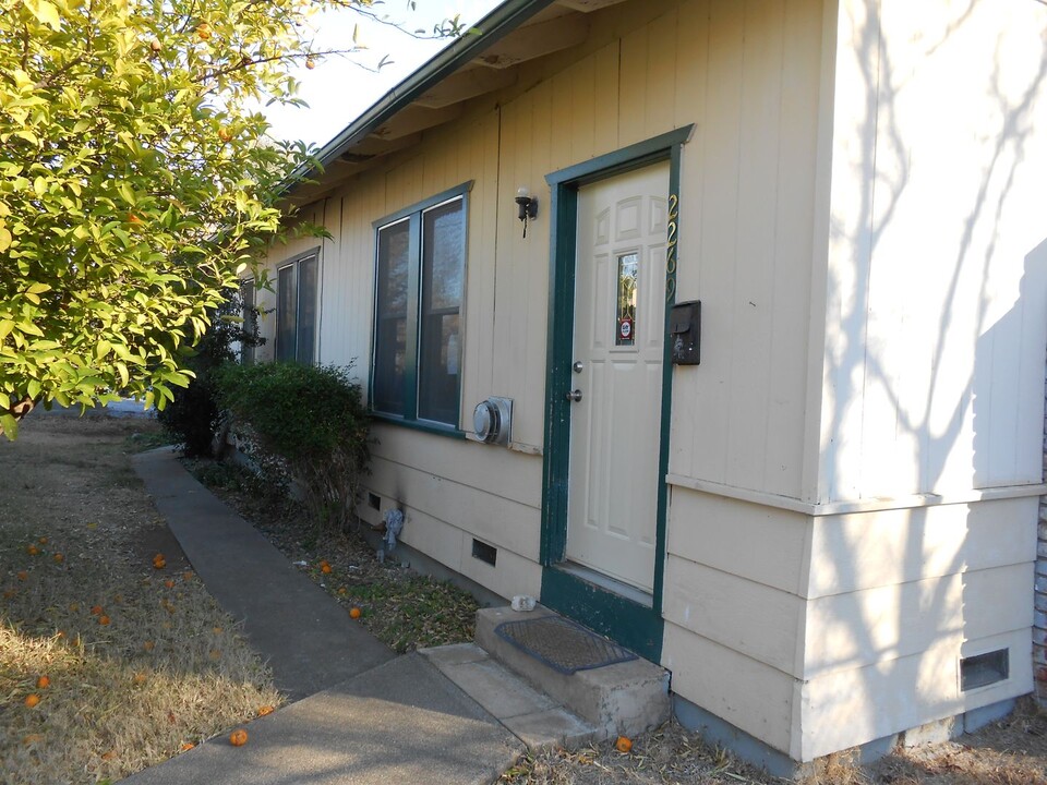 2269 Butte St in Redding, CA - Building Photo