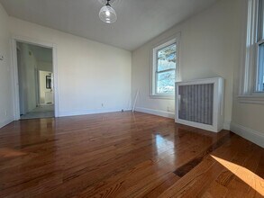 12 Winthrop St in Cranston, RI - Building Photo - Building Photo