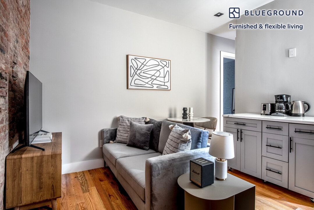 20 Prince St in New York, NY - Building Photo