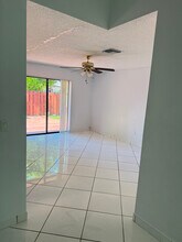 15157 SW 95th Ln in Miami, FL - Building Photo - Building Photo