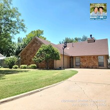 2810 NE Shelter Creek Dr in Lawton, OK - Building Photo - Building Photo