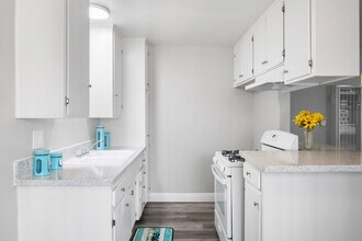 Sage I in San Bernardino, CA - Foto de edificio - Building Photo