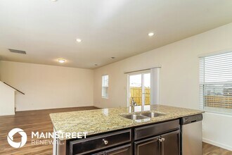 520 Horn St in Crowley, TX - Foto de edificio - Building Photo