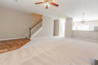 860 Riverdance Dr NW in Suwanee, GA - Foto de edificio - Building Photo