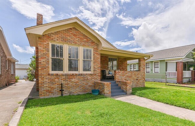 property at 3729 Avenue S 1/2
