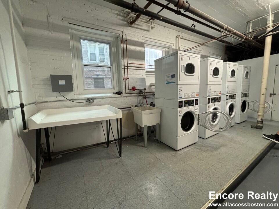 235 Park Dr in Boston, MA - Building Photo