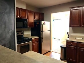 107 Westover Ave in Norfolk, VA - Building Photo - Building Photo