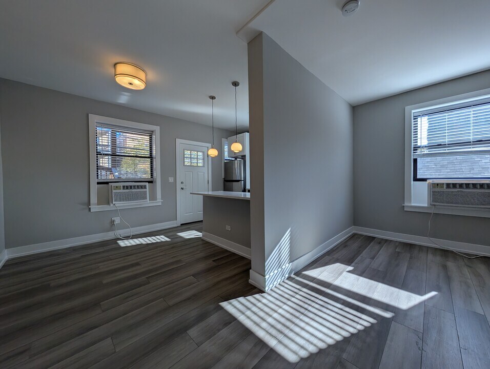 3935 N Janssen Ave, Unit 3941-1E in Chicago, IL - Building Photo