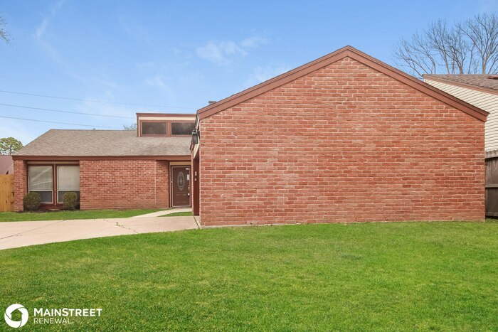 15914 Heron Gate Dr in Houston, TX - Building Photo