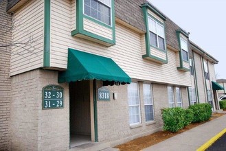 Evergreen Apartments in Tulsa, OK - Foto de edificio - Building Photo