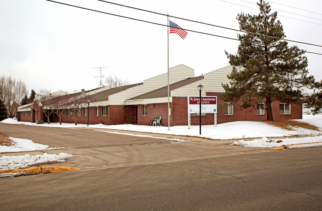 St. Joseph Apartments in St. Joseph, MN - Building Photo