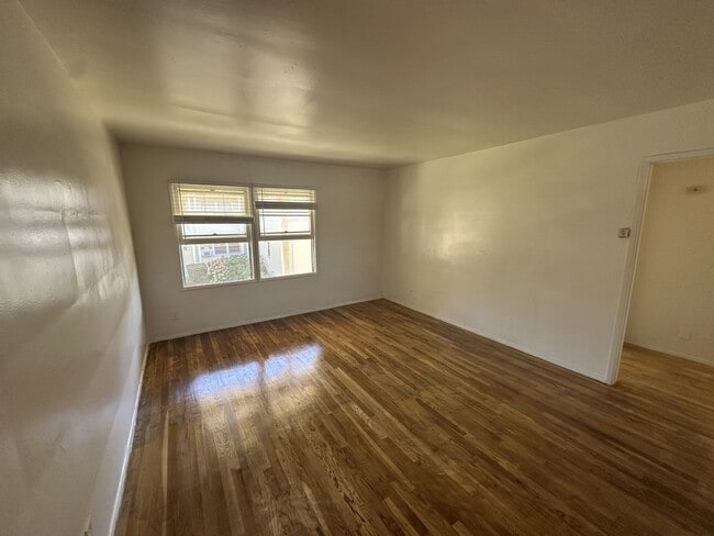 property at 2477 Silver Lake Blvd