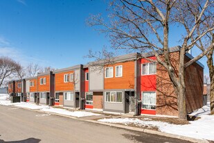 5-47 De La Vigie Rue in Lévis, QC - Building Photo